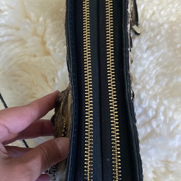 A Brand new Natural Hornback Alligator head clutch/ or shoulder bag. - Picture 3 of 11